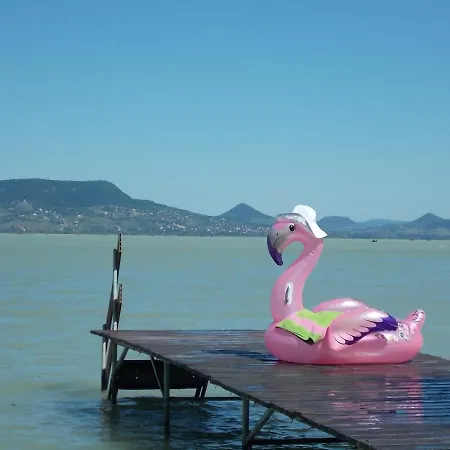 & 营地 Fonyód